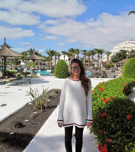 Jersey oversize y ripped jeans Jersey oversize y ripped jeans