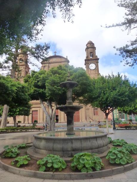 Gáldar: “La Ciudad de los Caballeros y de Arístides Moreno” Plaza Santiago de los Caballeros