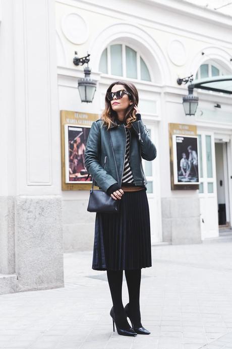 Pleated_Skirt-Striped_Sweater-APC_Paris-Green_Biker_Jacket-Reiss_Fashion-Outfit-Street_Style-16