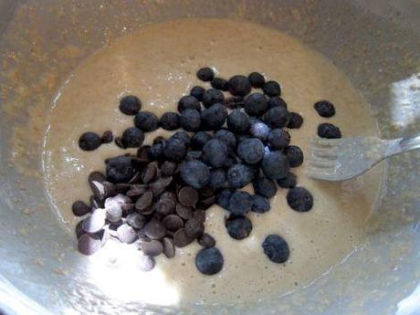 Magdalenas integrales de arándanos y chocolate magdalenas-integrales-de-arandanos-y-chocolate-