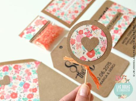 INVITACIONES DE BODA: KRAFT + PATTERN DE FLORES INVITACIONES DE BODA: KRAFT + PATTERN DE FLORES