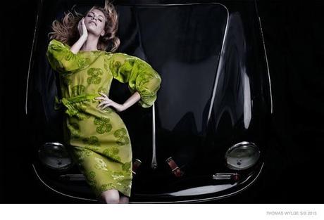 Poppy Delevingne aterriza en la próxima campaña de Thomas Wylde Poppy Delevingne aterriza en la próxima campaña de Thomas Wylde