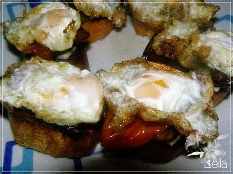 Montadito de huevos de codorniz Montadito de huevos de codorniz