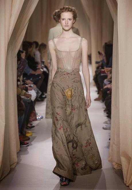 Vestidos de Alta Costura llenos de mensajes de amor es la propuesta de Valentino en la Pasarela de París 2015 Vestidos de Alta Costura llenos de mensajes de amor es la propuesta de Valentino en la Pasarela de París 2015