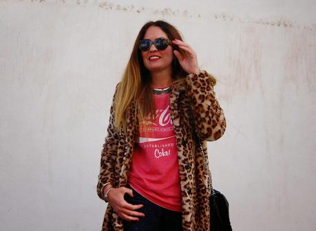 uNA cOCA-cOLA y uNA sONRISA¡¡ #nOUNIFORMES uNA cOCA-cOLA y uNA sONRISA¡¡ #nOUNIFORMES