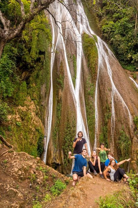Con Albert, Elena, Alba y Vicky en la cascada Con Albert, Elena, Alba y Vicky en la cascada
