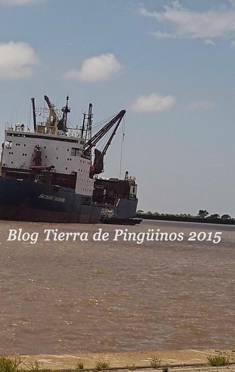 EL BUQUE POLAR VASILIYN GOLOVNIN SE ENCUENTRA APROVISONANDO LAS BASES ANTÁRTICAS ARGENTINAS EL BUQUE POLAR VASILIYN GOLOVNIN SE ENCUENTRA APROVISONANDO LAS BASES ANTÁRTICAS ARGENTINAS