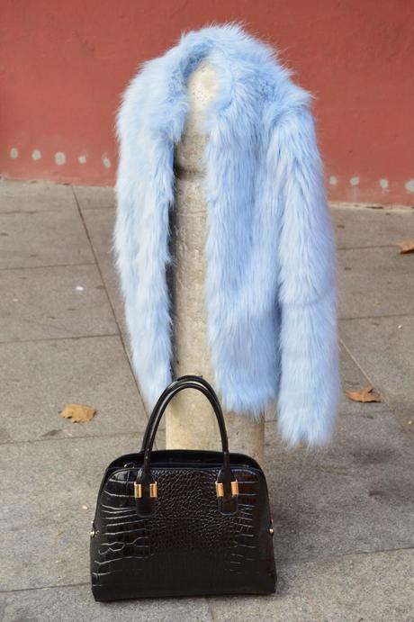 OUTFIT : Un Yeti blu OUTFIT : Un Yeti blu