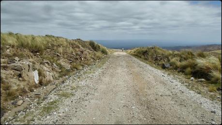 Entre ripio y asfalto el camino sigue siendo cuento Entre ripio y asfalto el camino sigue siendo cuento