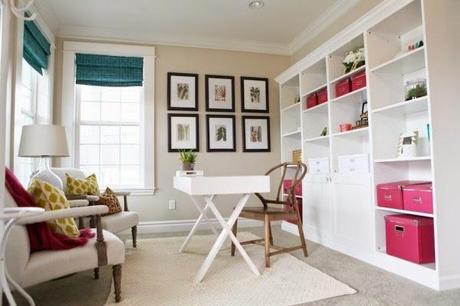 Una practica sala de estar y oficina Una practica sala de estar y oficina