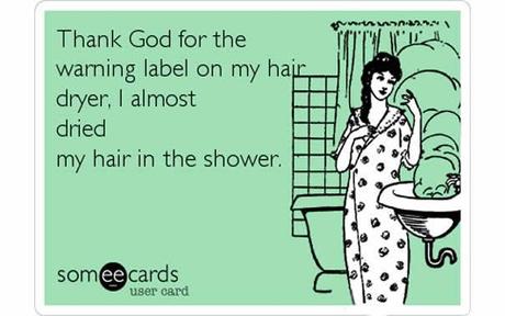 Secarse el pelo en la ducha Tarjeta de someecards bromeando sobre el tema de los secadores