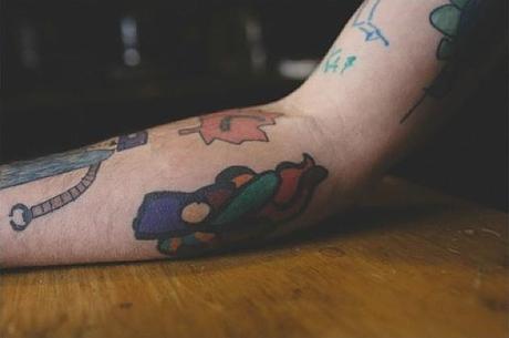 Padre se tatúa los dibujos de su hijo desde que tenía 4 años Padre se tatúa los dibujos de su hijo desde que tenía 4 años