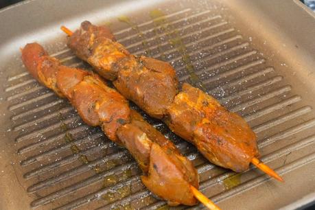 lombarda con manzana, pasas y nueces al crujiente de cebolla lombarda con manzana, pasas y nueces al crujiente de cebolla
