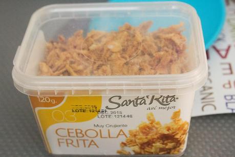 lombarda con manzana, pasas y nueces al crujiente de cebolla lombarda con manzana, pasas y nueces al crujiente de cebolla