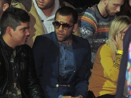 Dani Alves en Desfile Desigual en 080 Bcn Fahion Febrero 2015 Dani Alves en Desfile Desigual en 080 Bcn Fahion Febrero 2015