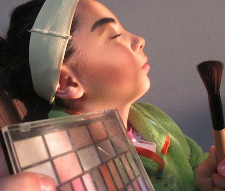 Paso a Paso: Maquillaje de Bruja (Carnaval Colegio) (Disfraz de Bruja) Paso a Paso: Maquillaje de Bruja (Carnaval Colegio) (Disfraz de Bruja)