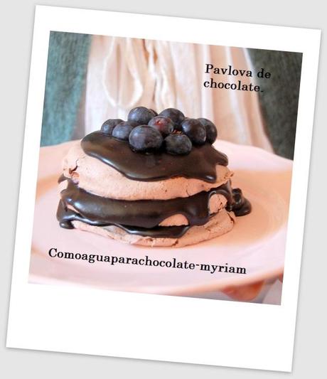 PAVLOVA DE CHOCOLATE. PAVLOVA DE CHOCOLATE.