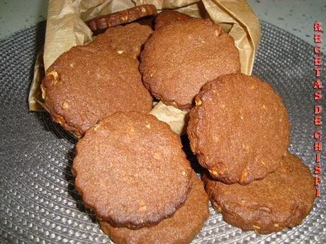 GALLETAS DE CHOCOLATE Y AVELLANAS