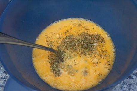 tortilla de espárragos verdes, patatas fritas, chorizo, salchichas y queso tortilla de espárragos verdes, patatas fritas, chorizo, salchichas y queso