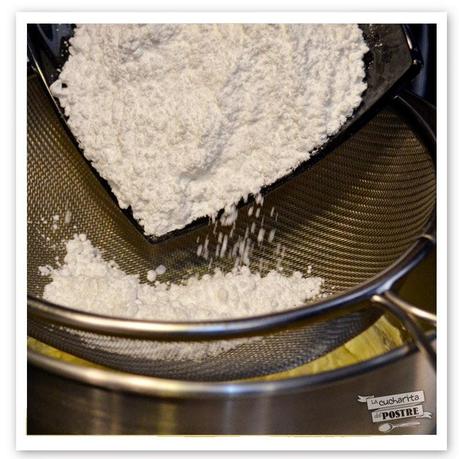 CUPCAKES DE VINO MUGA Y PASAS / RED WINE AND RAISIN CUPCAKES CUPCAKES DE VINO MUGA Y PASAS / RED WINE AND RAISIN CUPCAKES