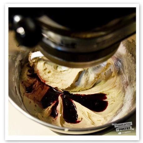 CUPCAKES DE VINO MUGA Y PASAS / RED WINE AND RAISIN CUPCAKES CUPCAKES DE VINO MUGA Y PASAS / RED WINE AND RAISIN CUPCAKES