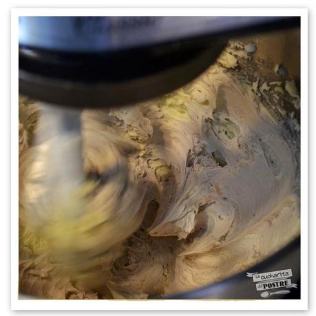 CUPCAKES DE VINO MUGA Y PASAS / RED WINE AND RAISIN CUPCAKES CUPCAKES DE VINO MUGA Y PASAS / RED WINE AND RAISIN CUPCAKES