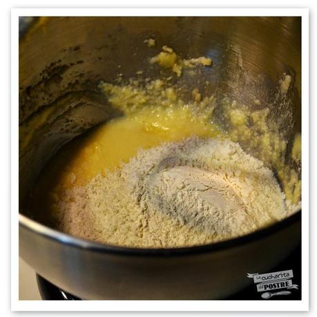 CUPCAKES DE VINO MUGA Y PASAS / RED WINE AND RAISIN CUPCAKES CUPCAKES DE VINO MUGA Y PASAS / RED WINE AND RAISIN CUPCAKES