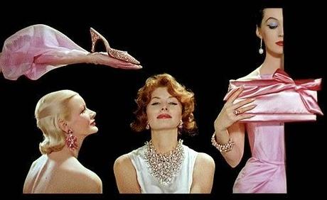 Los cameos de Dovima, Suzy Parker y Sunny Harnett en Funny Face Los cameos de Dovima, Suzy Parker y Sunny Harnett en Funny Face