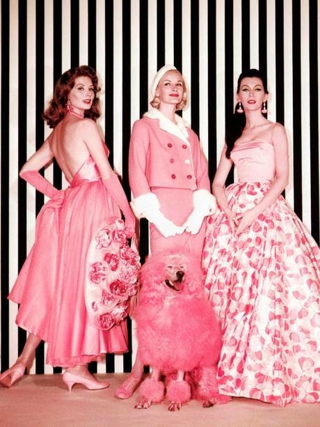 Los cameos de Dovima, Suzy Parker y Sunny Harnett en Funny Face Los cameos de Dovima, Suzy Parker y Sunny Harnett en Funny Face