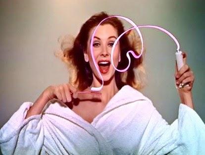 Los cameos de Dovima, Suzy Parker y Sunny Harnett en Funny Face Los cameos de Dovima, Suzy Parker y Sunny Harnett en Funny Face