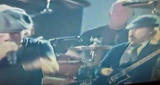 Vídeo: AC/DC tocan 'Rock or Bust' en los Grammy (con Chris Slade en la batería)