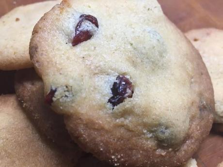 Galletas de chocolate blanco y arandanos. Galletas de chocolate blanco y arandanos.