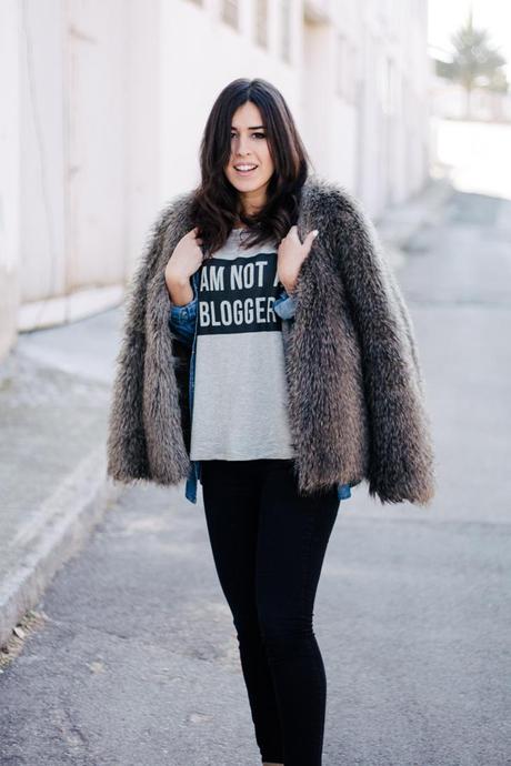 IM NOT A BLOGGER IM NOT A BLOGGER