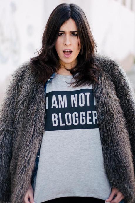 IM NOT A BLOGGER IM NOT A BLOGGER