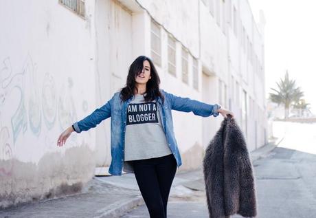 IM NOT A BLOGGER IM NOT A BLOGGER