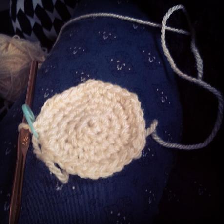 Mi regalo de Amigo Invisible Blogger: cupcake de ganchillo Mi regalo de Amigo Invisible Blogger: cupcake de ganchillo