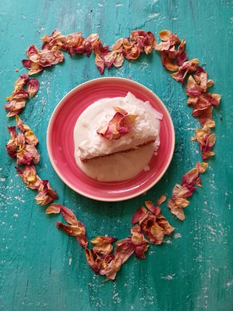 TARTA DE COCO PARA SAN VALENTÍN TARTA DE COCO PARA SAN VALENTÍN