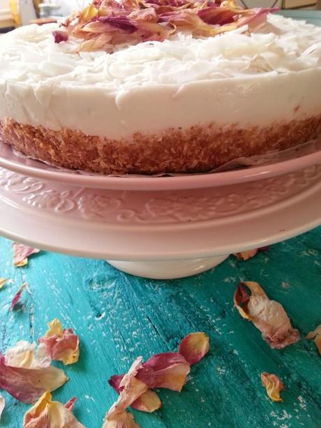 TARTA DE COCO PARA SAN VALENTÍN TARTA DE COCO PARA SAN VALENTÍN