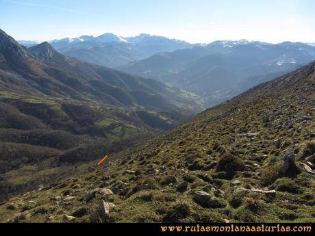 Ruta Tene, Cascorbal, Airua, Navalón: Bajando al arroyo de Remedina