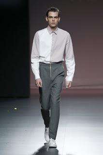 Mikelcolás resetea la pasarela con su nueva propuesta Mikelcolás resetea la pasarela con su nueva propuesta