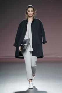 Mikelcolás resetea la pasarela con su nueva propuesta Mikelcolás resetea la pasarela con su nueva propuesta