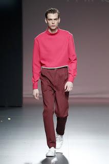 Mikelcolás resetea la pasarela con su nueva propuesta Mikelcolás resetea la pasarela con su nueva propuesta