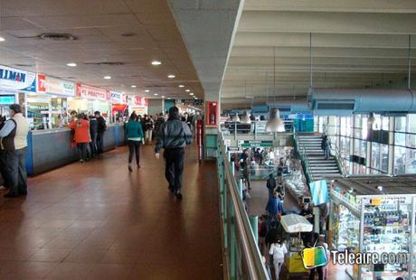 Viajar con menores en ómnibus desde Retiro interior de la estacion de Retiro