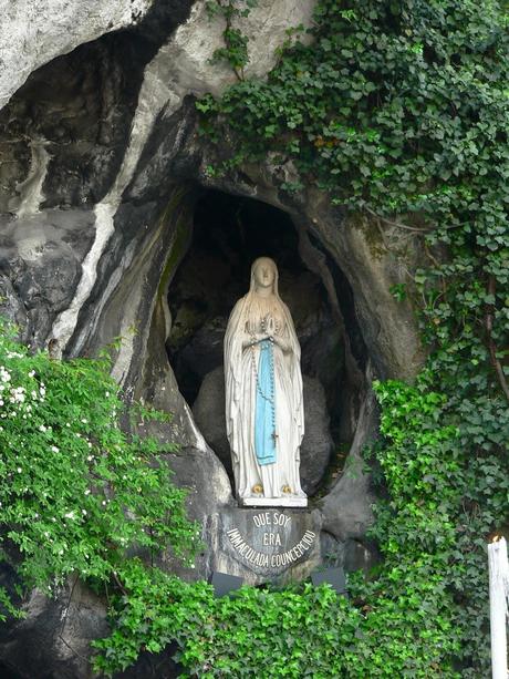 La Historia de la Virgen de Lourdes
