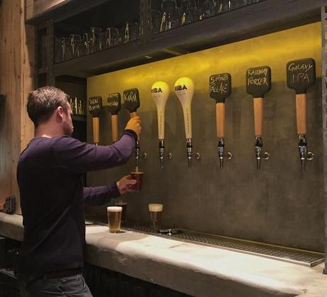 Garage Beer Co. la pasión por la craft beer en una fábrica de cerveza artesana del Eixample garage beer co cerveza natural