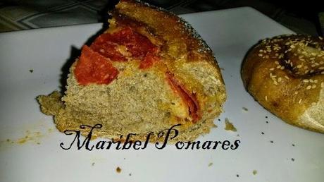 Pan de lentejas y bollos preñaos con chorizo, salchichón y queso. Pan de lentejas y bollos preñaos con chorizo, salchichón y queso.