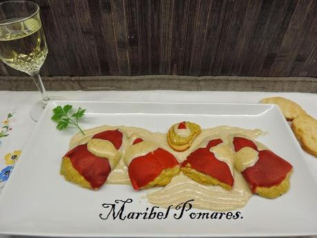 Pimientos rellenos con mejillones y salsa de nueces. Pimientos rellenos con mejillones y salsa de nueces.