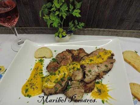 Lomo de cerdo con salsa de manzana en olla programable. Lomo de cerdo con salsa de manzana en olla programable.