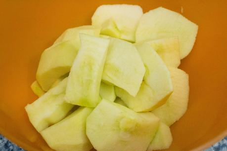 tarta de manzana, almendra, chocolate blanco y fresas tarta de manzana, almendra, chocolate blanco y fresas