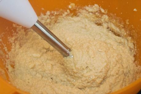 tarta de manzana, almendra, chocolate blanco y fresas tarta de manzana, almendra, chocolate blanco y fresas